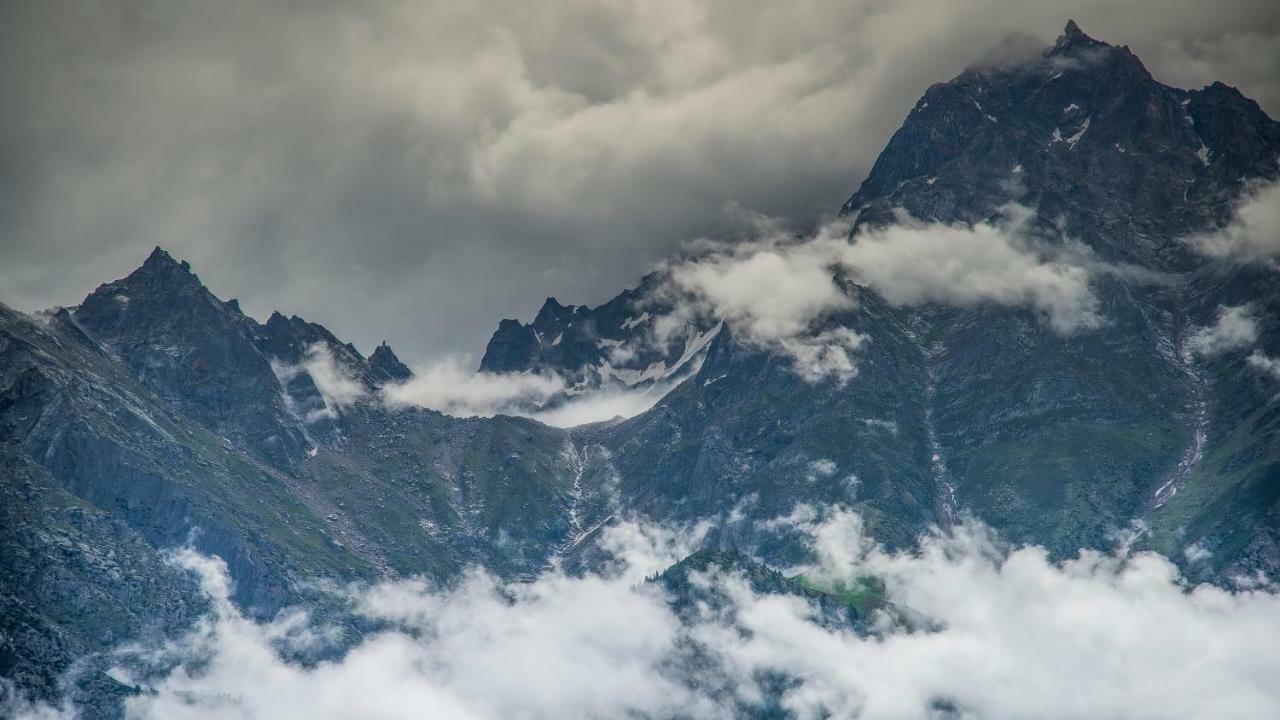 The Monk Hotel By Livingstone Kalpa Bagian luar foto
