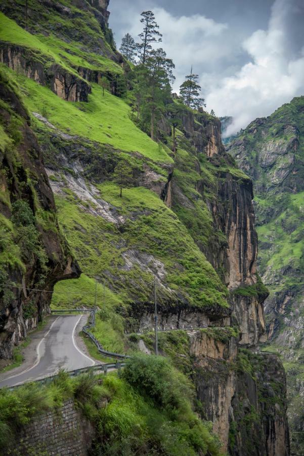 The Monk Hotel By Livingstone Kalpa Bagian luar foto